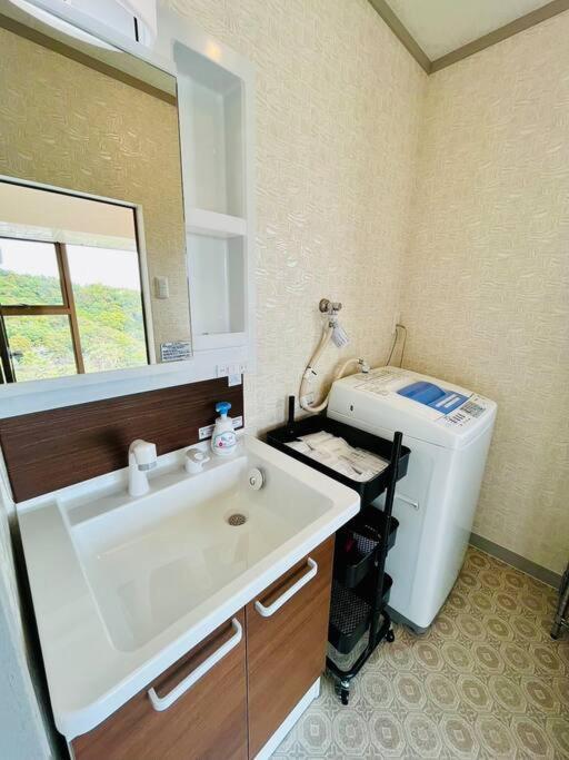 まるごと貸切別荘　全部屋海を眺める炭火bbq 温水プール付き　白良浜車3分、千畳敷、三段壁徒歩圏 Holiday home Shirahama